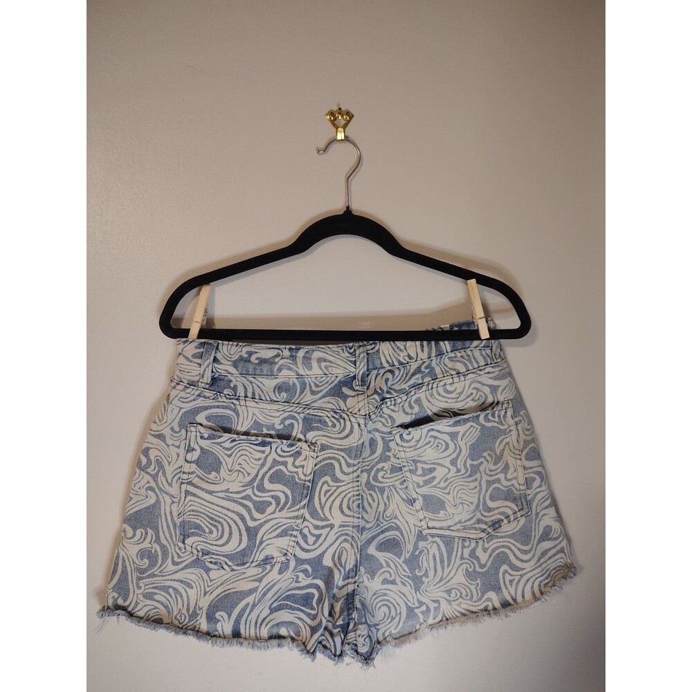 NB NWT High Rise Swirl Print Denim Shorts - frayed hem w/ 1" slits on the sides - Picture 11 of 11